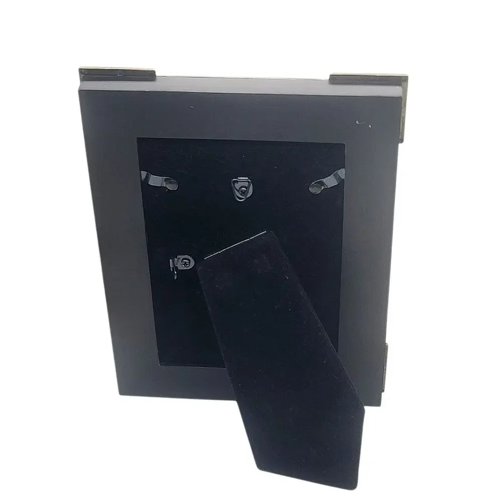 Metal Picture Frame Table Top or Hanging Holds 3.5
